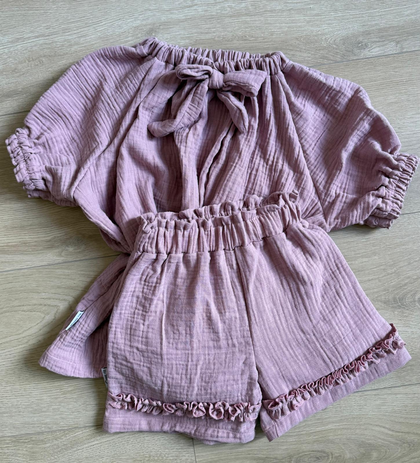 Roze mousseline set kort broekje en blouse roze
