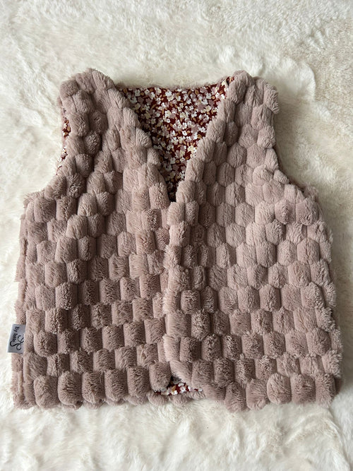 Meisjesgilet By Isèle maat 80 t/m 140