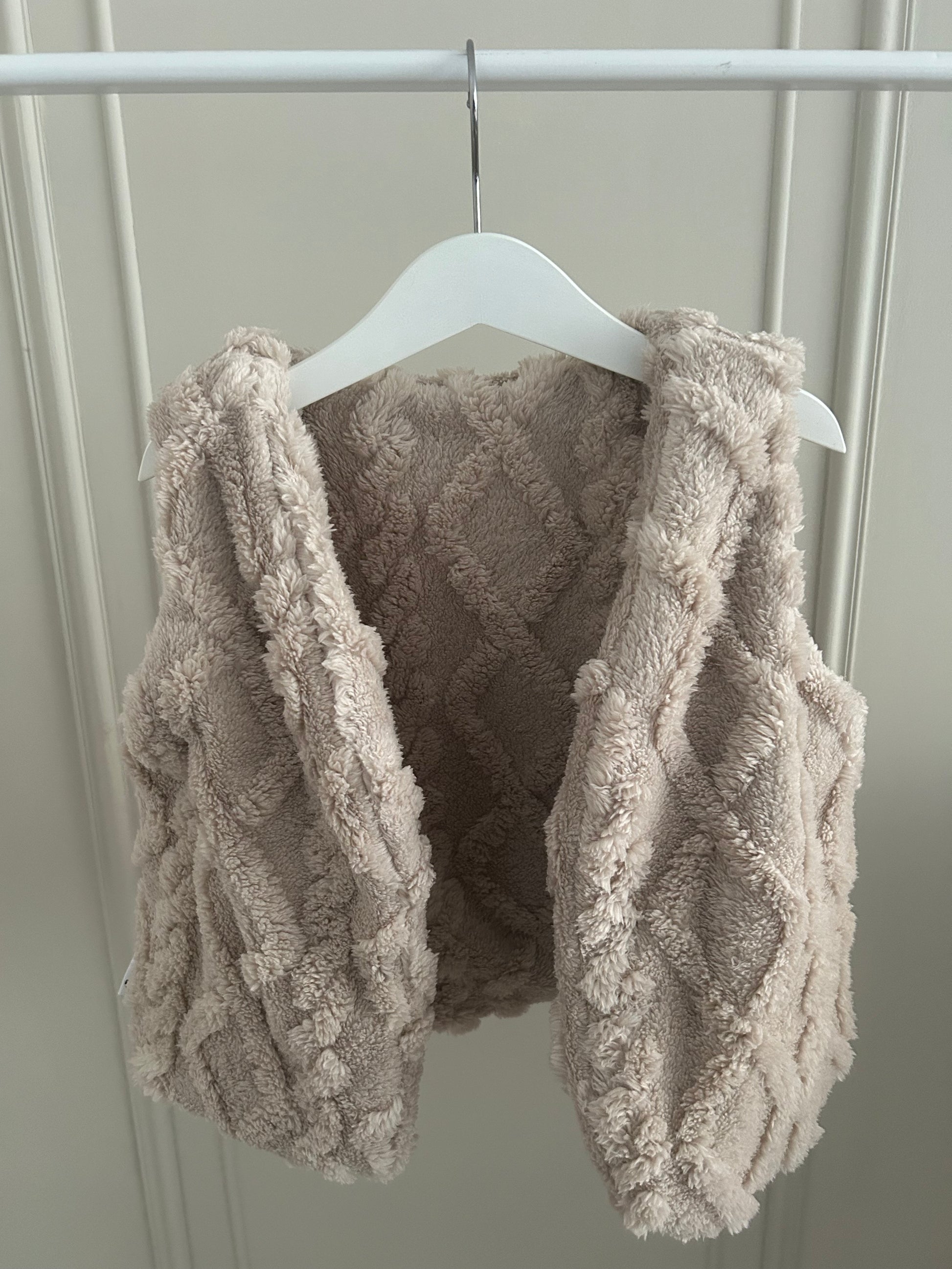 By Isèle Gilet Beige - By Isèle