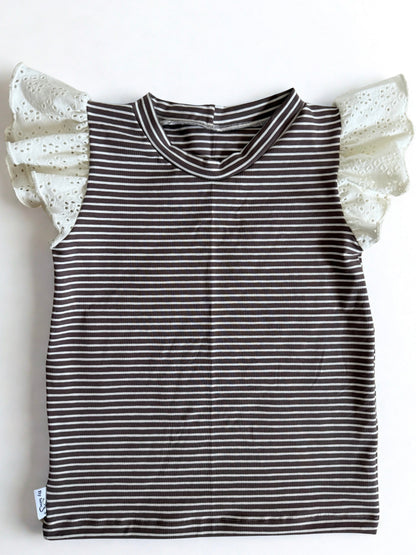 Streep shirt met ruffles bruin | By Isèle