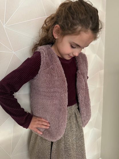 meisje draagt roze zilveren glitter gilet By Isèle