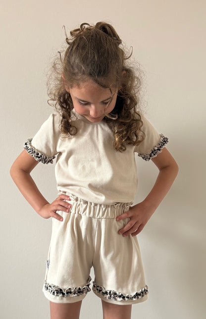 Handgemaakt meisjesshirt zand | Touch of luipaard