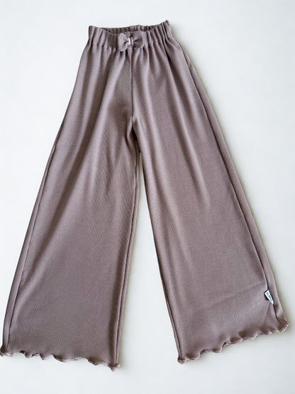 Wide-leg ribstof broek roze | By Isèle