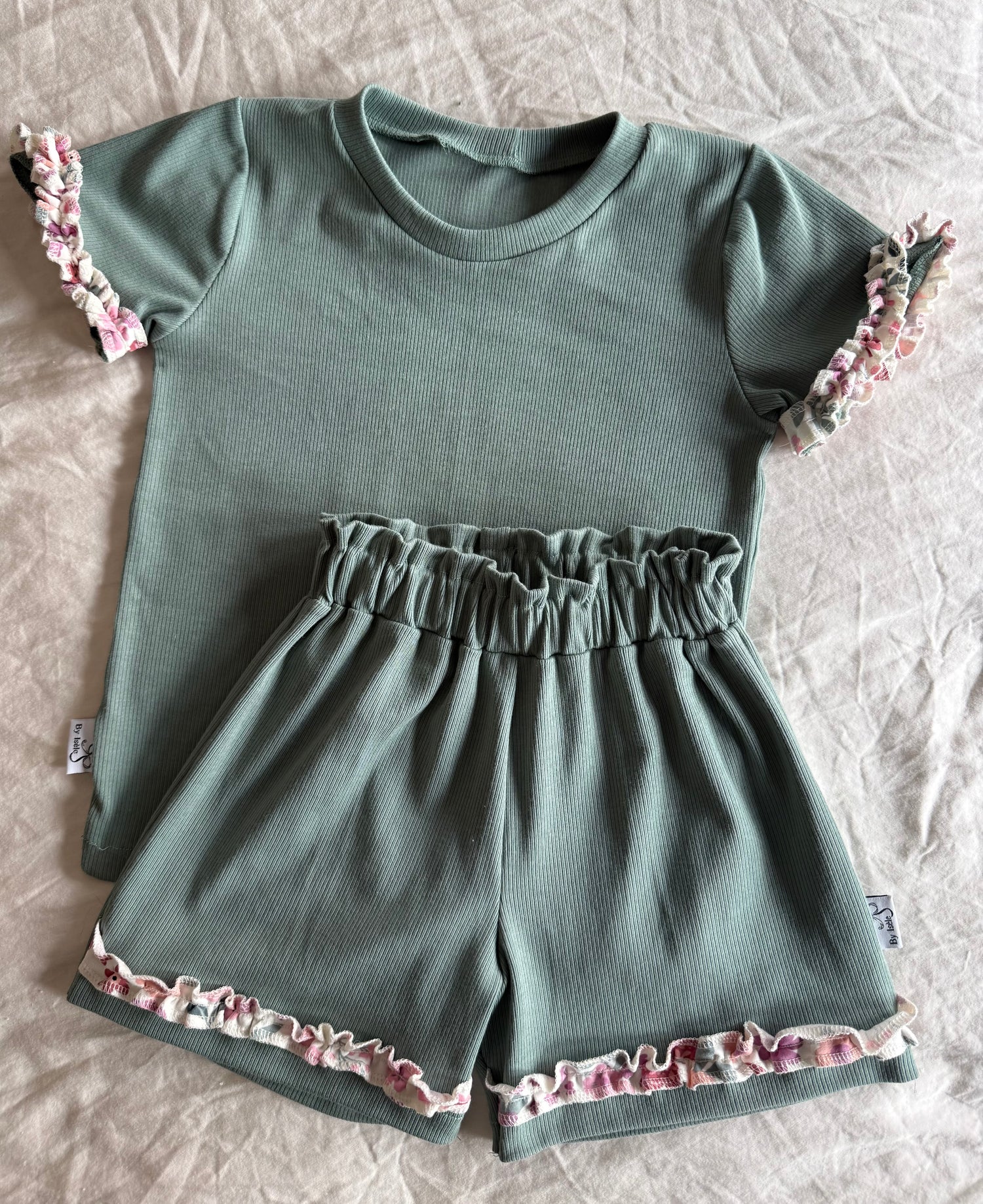 Handgemaakt meisjes shirt Fleur | Oud groen