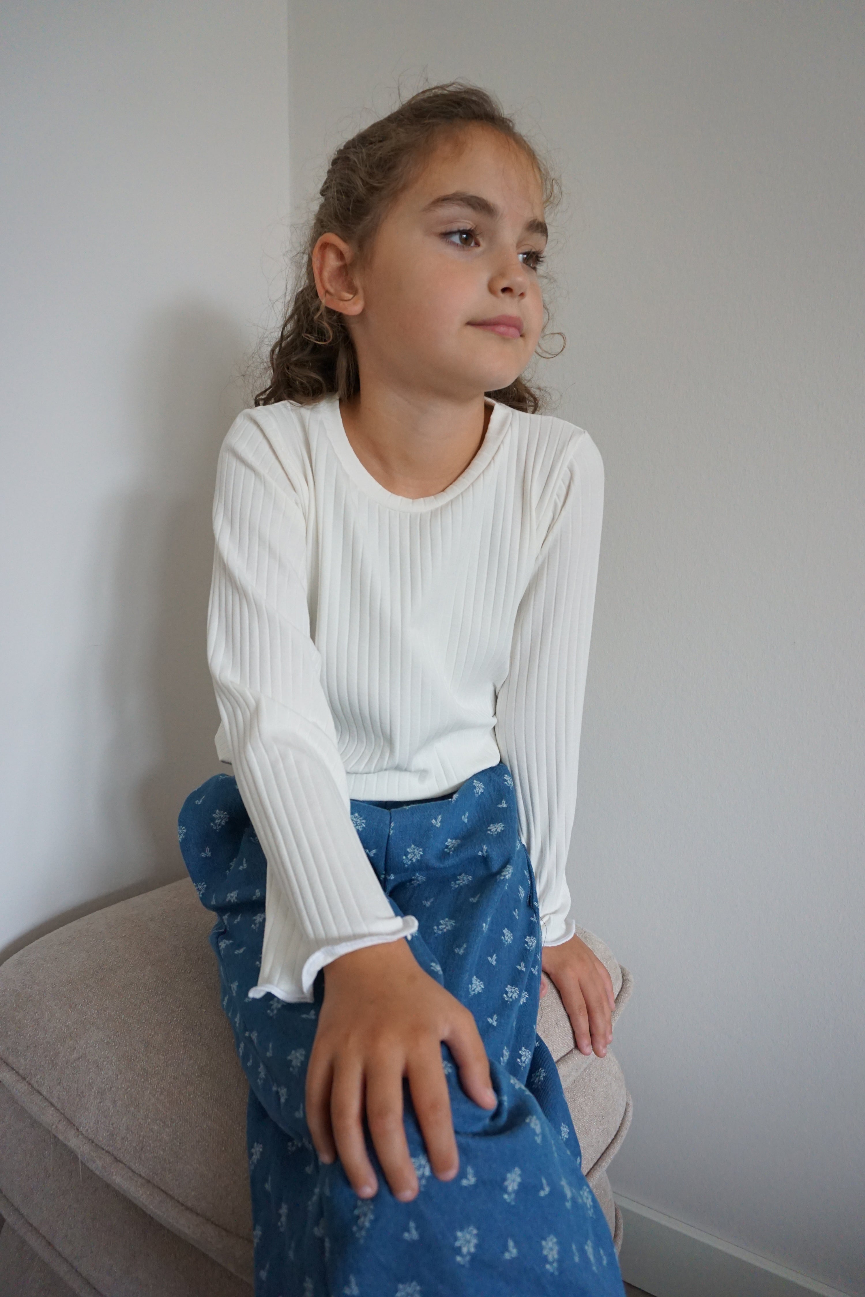 Ecru ribshirt meisjes met rolzoom